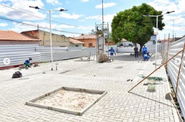 Praça da Liberdade em Floriano recebe modernização com recursos de emenda parlamentar.(Imagem:Reprodução/Instagram)