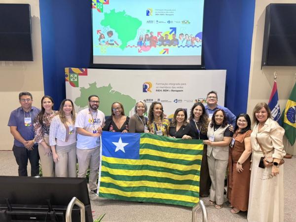 Ex-aluna do Ceti Jo&atilde;o Henrique de Almeida, Assucena Let&iacute;cia representa o Piau&iacute; em forma&ccedil;&atilde;o nacional sobre ensino m&eacute;dio e educa&ccedil;&atilde;o digital.(Imagem:Ascom Seduc)