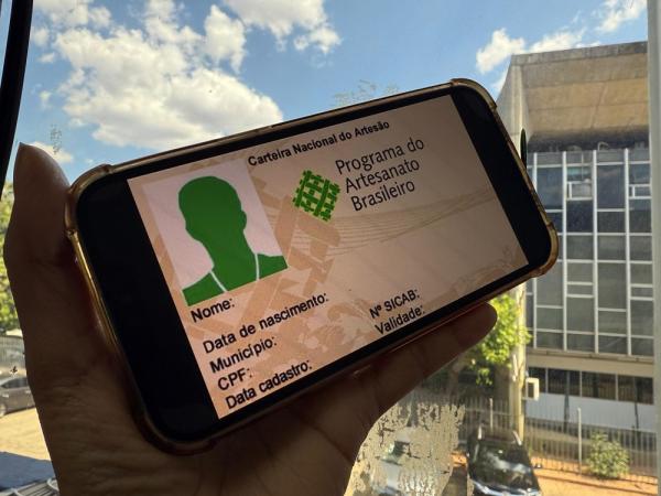 A Carteira do Artesão reconhece oficialmente o trabalhador como artesão em todo o território nacional.(Imagem:Divulgação)