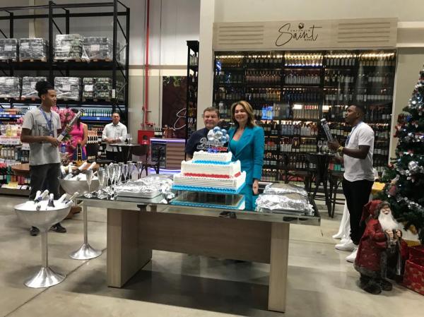 São Jorge Super comemora 2 anos com festividades e tradicional corte do bolo de aniversário.(Imagem:FlorianoNews)