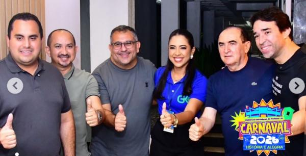 Poder Legislativo marca presença em arrastão com Durval Lelys e reforça apoio ao Carnaval de Floriano(Imagem:Reprodução/Instagram)