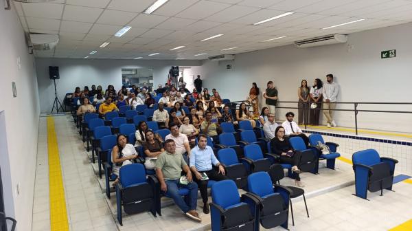  Semin&aacute;rio em Floriano refor&ccedil;a preven&ccedil;&atilde;o ao c&acirc;ncer colorretal e realiza atendimentos pelo SUS(Imagem:FlorianoNews)