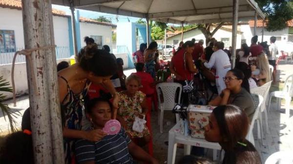 Associação de Moradores do bairro Caixa Dágua promove ação social pelo Dia das Mães.(Imagem:FlorianoNews)