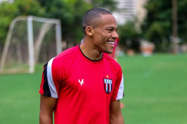  O atacante Robinho, do Botafogo-SP.(Imagem: João Victor Cristóvão/Divulgação/Agência Botafogo)