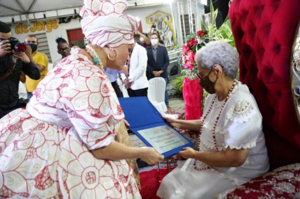 Nessa segunda-feira (28) foi realizada uma cerimônia das religiões de matrizes africanas, na sede do Espaço Cultural 