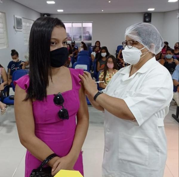 Adolescente é vacinada contra Covid-19 no Piauí(Imagem:Divulgação)