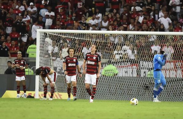 Jogadores do Flamengo lamentam após gol do Fortaleza.(Imagem:André Durão)