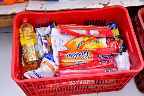 Educação de Floriano distribui produtos da alimentação escolar(Imagem:Secom)