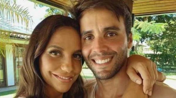 Daniel Cady lembrou da primeira vez em que ficou com Ivete Sangalo, há 14 anos.  ?Ivete me ligou e perguntou: mos assistir a(Imagem:Reprodução)