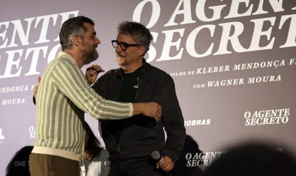 Ator Wagner Moura e o diretor Kleber Mendo&ccedil;a Filho durante entrevista coletiva do elenco do filme O Agente Secreto, no hotel Renaissance.(Imagem:Paulo Pinto/Ag&ecirc;ncia Brasil)
