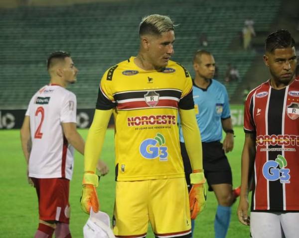 Flávio Henrique, ex-goleiro do River-PI.(Imagem: Felipe Soares/GloboEsporte.com)