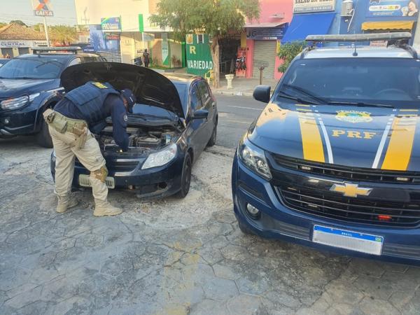 PRF recupera veículo que havia sido roubado em Goiás(Imagem:Divulgação/PRF)