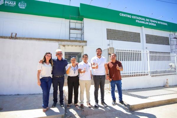 Secretário Washington Bandeira visita obras de escola em Bom Jesus e reforça compromisso com educação em Tempo Integral.(Imagem:Letícia Santos)