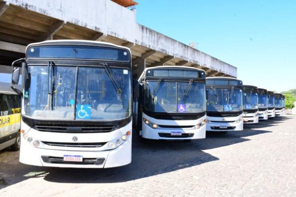 Prefeitura de Floriano inicia vistoria da nova frota de transporte escolar da rede municipal(Imagem:Secom)