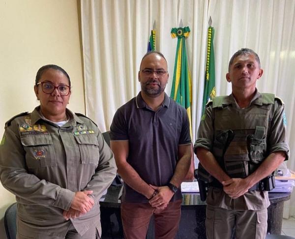 oab Curvina visita 3º BPM e acompanha trabalhos educativos da PM em parceria com escolas de Floriano.(Imagem:Reprodução/Instagram)