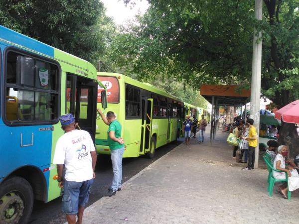 Ônibus em Teresina.(Imagem:Magno Bonfim)