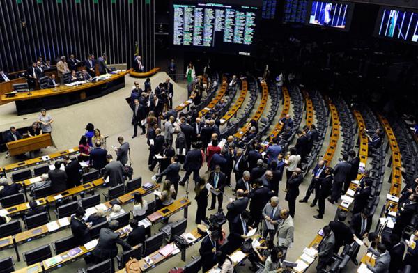 CCJ da Câmara aprova PEC que estabelece lei sobre piso salarial de enfermeiros.(Imagem:Luis Macedo/Camara dos Deputados)