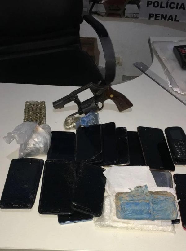 Policiais penais encontram celulares, drogas e arma de fogo em penitenciária no Piauí.(Imagem:Divulgação/Sejus)