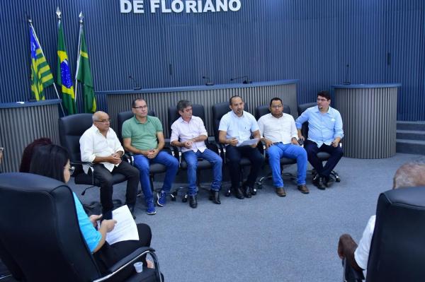 Valorização: Servidores efetivos da Câmara Municipal de Floriano tem salários reajustados em 15,78%.(Imagem:CMF)