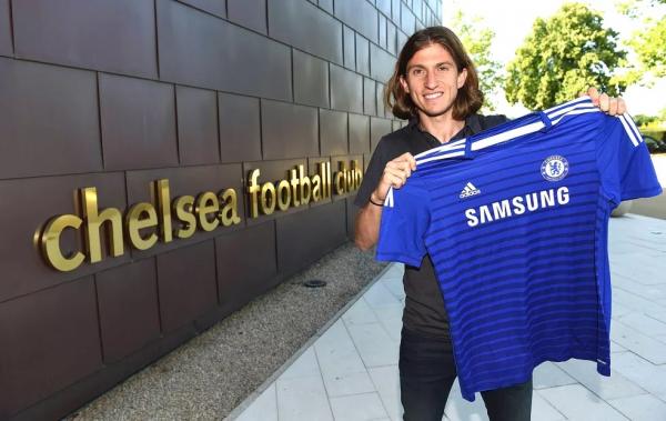 Filipe Luís em sua chegada ao Chelsea em 2014.(Imagem:Divulgação / Chelsea)