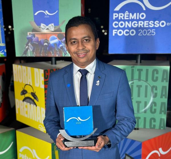 Dr. Francisco Costa ganha Prêmio Congresso em Foco como melhor deputado do Piauí.(Imagem:Ascom)