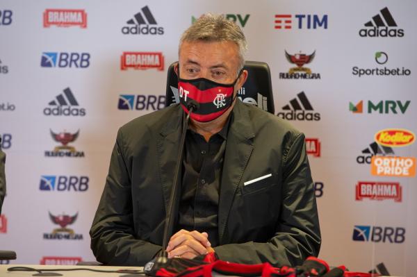 Domènec Torrent em entrevista coletiva no Flamengo.(Imagem:Alexandre Vidal / CRF)