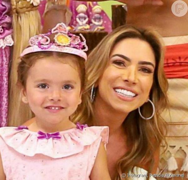 Jane, filha de Patricia Abravanel, completa 3 anos e ganha fe(Imagem:Reprodução)