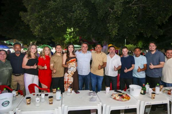 Ciro Nogueira é recebido por prefeita e participa do Festival de Cultura em Santa Cruz do Piauí (Imagem:Ascom)