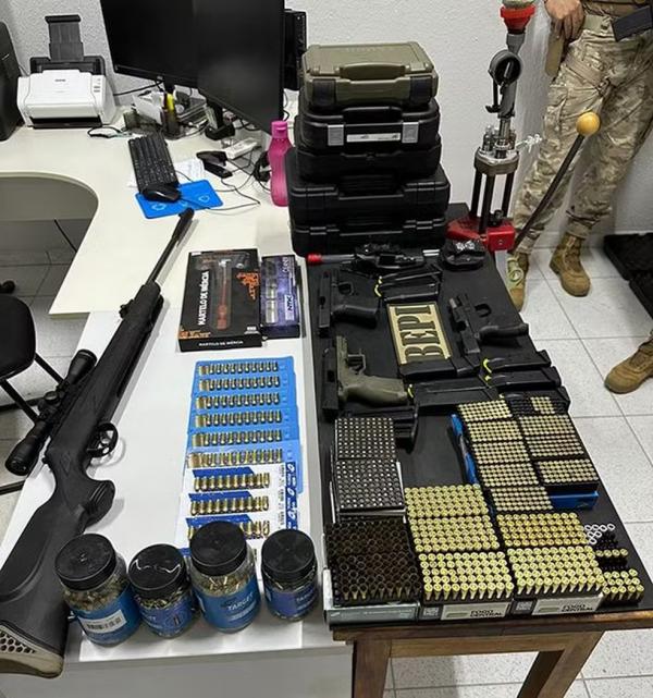 Arsenal pertencente a guarda que matou ex e vereador são apreendidos pela Polícia(Imagem:Divulgação)
