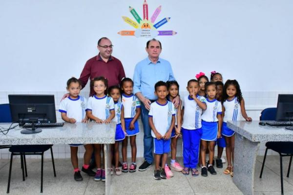 126 anos: Floriano abre aniversário com entrega de laboratório de informática reestruturado.(Imagem:Secom)