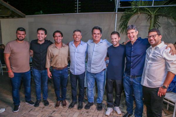  Em Valen&ccedil;a do Piau&iacute;, popular agradece Ciro Nogueira: 