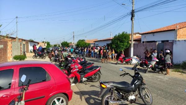  Velório de crianças mortas em incêndio dentro de casa em Parnaíba, Litoral do Piauí.(Imagem:Felipe Cruz/ TV Clube )