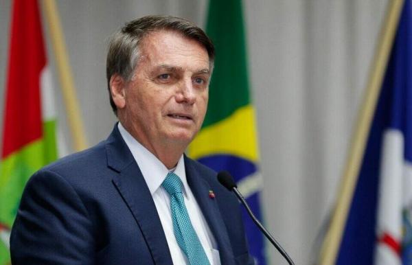 Bolsonaro sanciona projeto que autoriza abertura de contas em moeda estrangeira(Imagem:Reprodução)