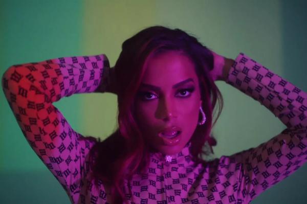 Anitta  ocupa o top 5 da Billboard com 