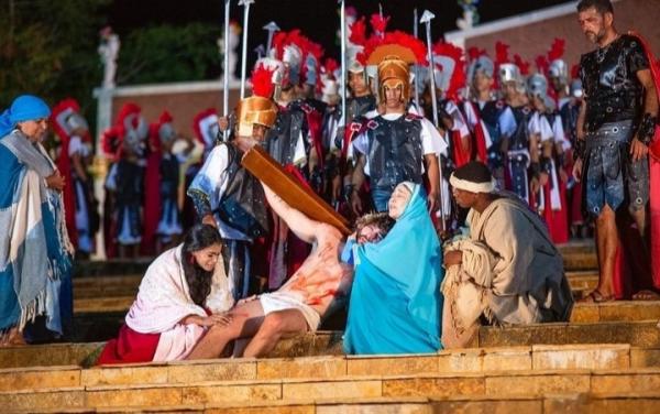 Primeiro dia da Paixão de Cristo em Floriano atrai uma multidão(Imagem:Reprodução/Instagram)