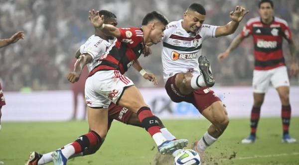 Flamengo e Fluminense fazem clássico de tempos distintos e empatam