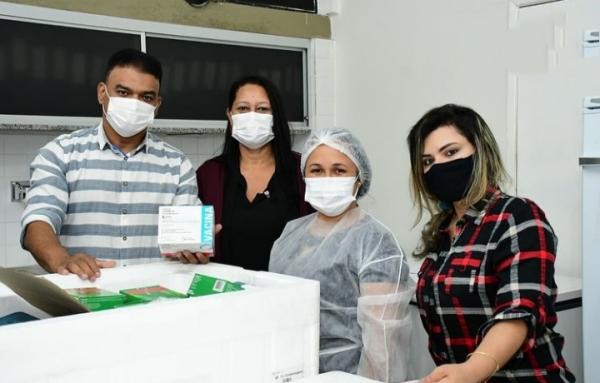 Floriano recebe 985 novas doses de vacina contra Covid(Imagem:Reprodução)