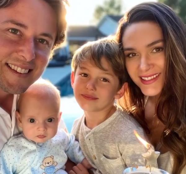 Fernanda Machado com o marido e os filhos.(Imagem:Reprodução/Instagram)