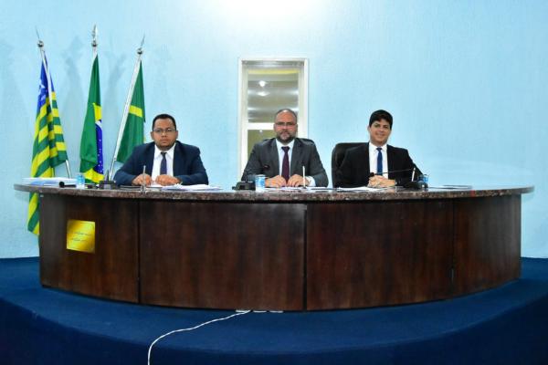 Uso da Tribuna Livre e aprovação de contas de ex-prefeitos marcam sessão na Câmara de Floriano(Imagem:CMF)