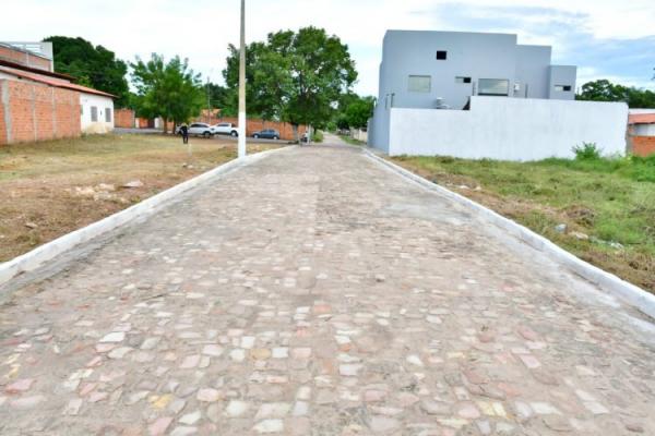 Prefeito Antônio Reis inaugura pavimentação da Rua Nauzica Borges no Irapuá II.(Imagem:Secom)