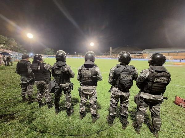 O policiamento esteve no Estádio Lindolfo Monteiro com mais de 60 policiais distribuídos, 11 viaturas e seis motocicletas, antes e depois da partida.(Imagem:Divulgação)