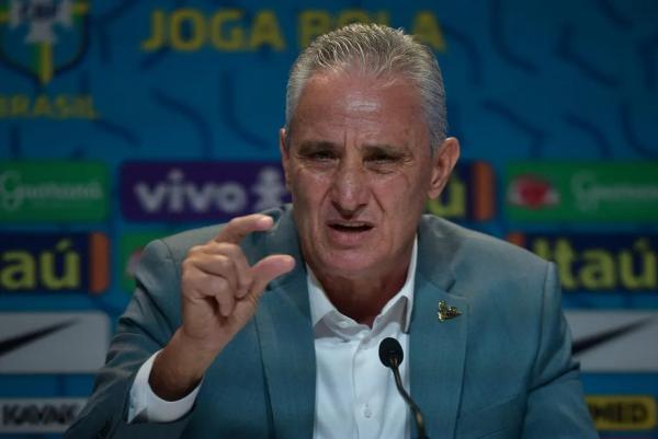 O técnico Tite durante convocação da seleção. Treinador tem aproveitamento de 69% contra possíveis adversários na Copa.(Imagem:Carl de Souza/AFP)