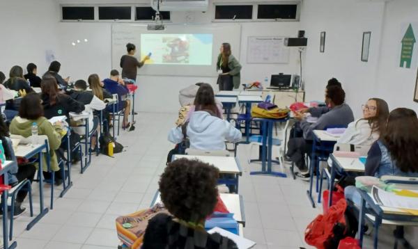 Preparatórios oferecem aulas gratuitas ou a preços acessíveis.(Imagem:PHI/Divulgação)