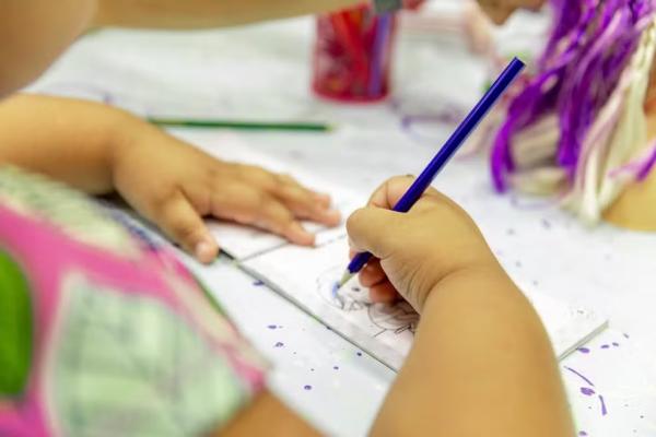 Criança relata dor, professora aciona Conselho Tutelar, vítima descreve abuso sexual e pede ajuda para ela e irmã.(Imagem:Asscom/PCAC)