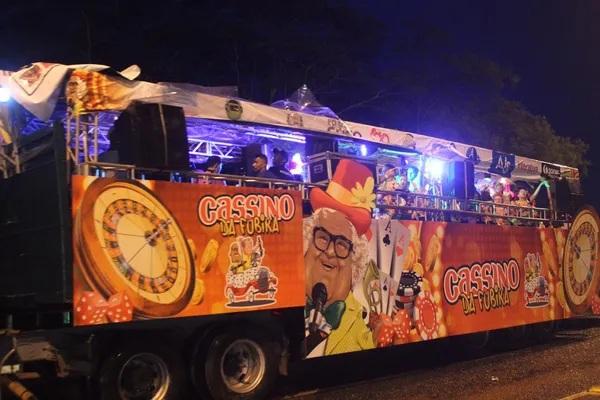  Foliões curtem a festa do Corso de Teresina 2020.(Imagem:Suzana Aires / G1 )