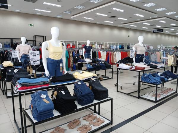 Armazém Paraíba de Floriano renova setores e lança novas coleções com ofertas especiais.(Imagem:FlorianoNews)