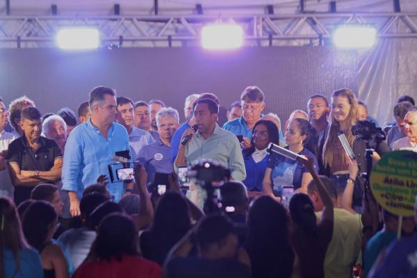  Joel e Ciro apresentam propostas em evento com multid&atilde;o na zona Norte de Teresina(Imagem:Ascom)