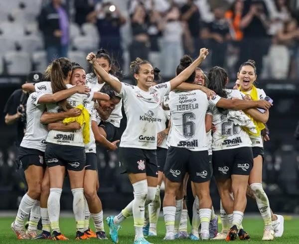 As Brabas detêm a hegemonia do Brasileirão Feminino, com cinco títulos, sendo os últimos quatro consecutivos.(Imagem:Fernanda Luz/ Staff Images Woman/ CBF/Direitos Res)