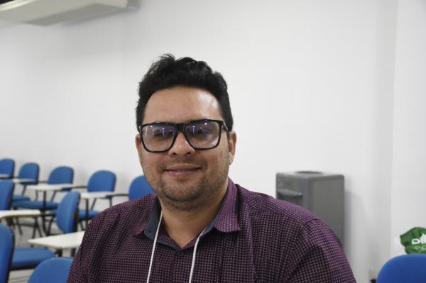 Professor Guilherme Melo, participante da oficina do Eixo Educação.(Imagem:Francisco Gilásio)
