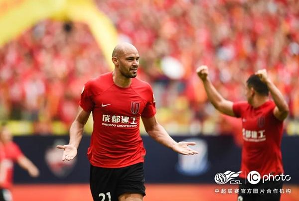 Felipe Sousa, atacante piauiense do Chengdu Rongcheng(Imagem:Arquivo pessoal)